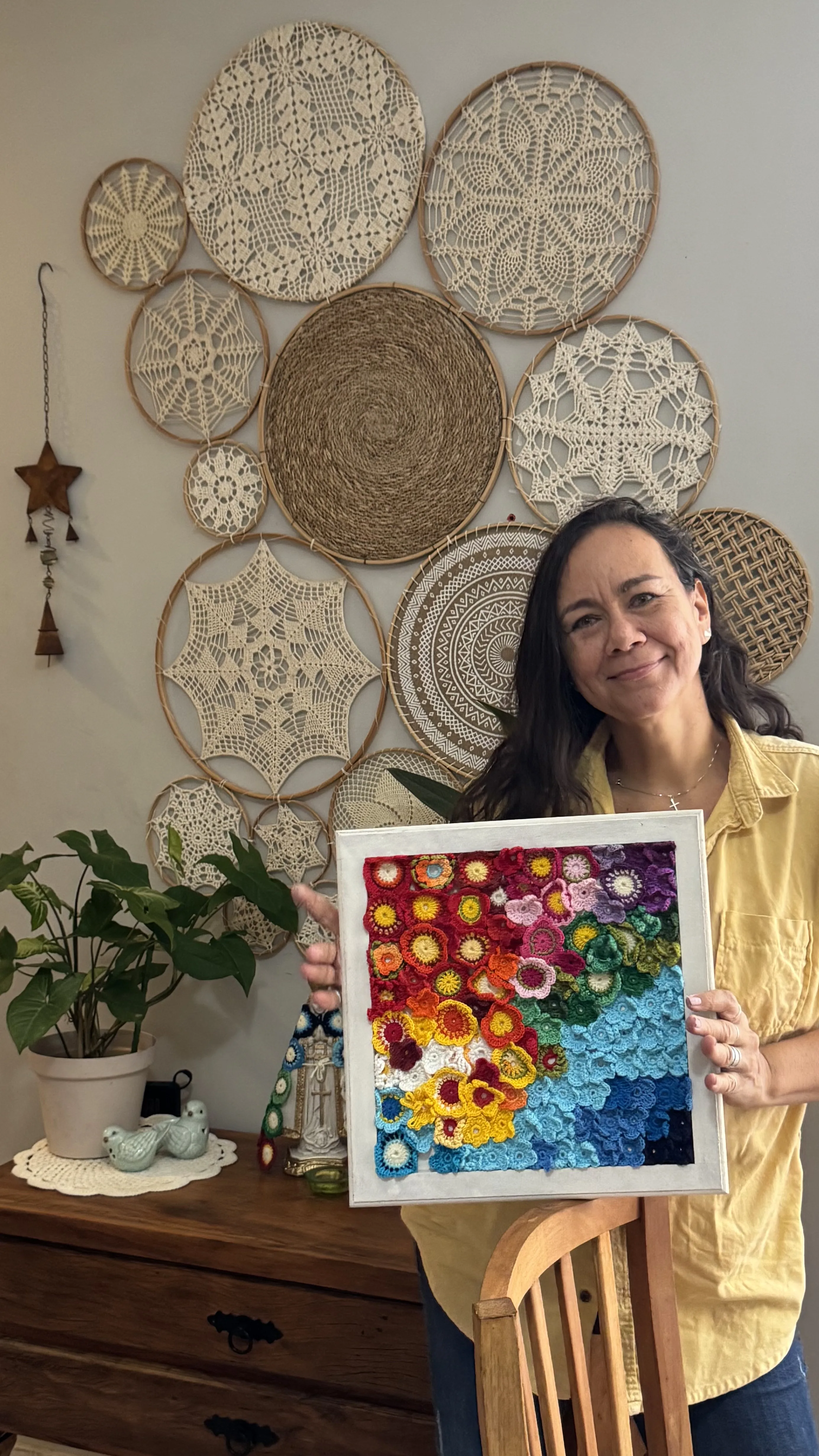 Quadro de flores em crochê 6 – Jardim em Moldura