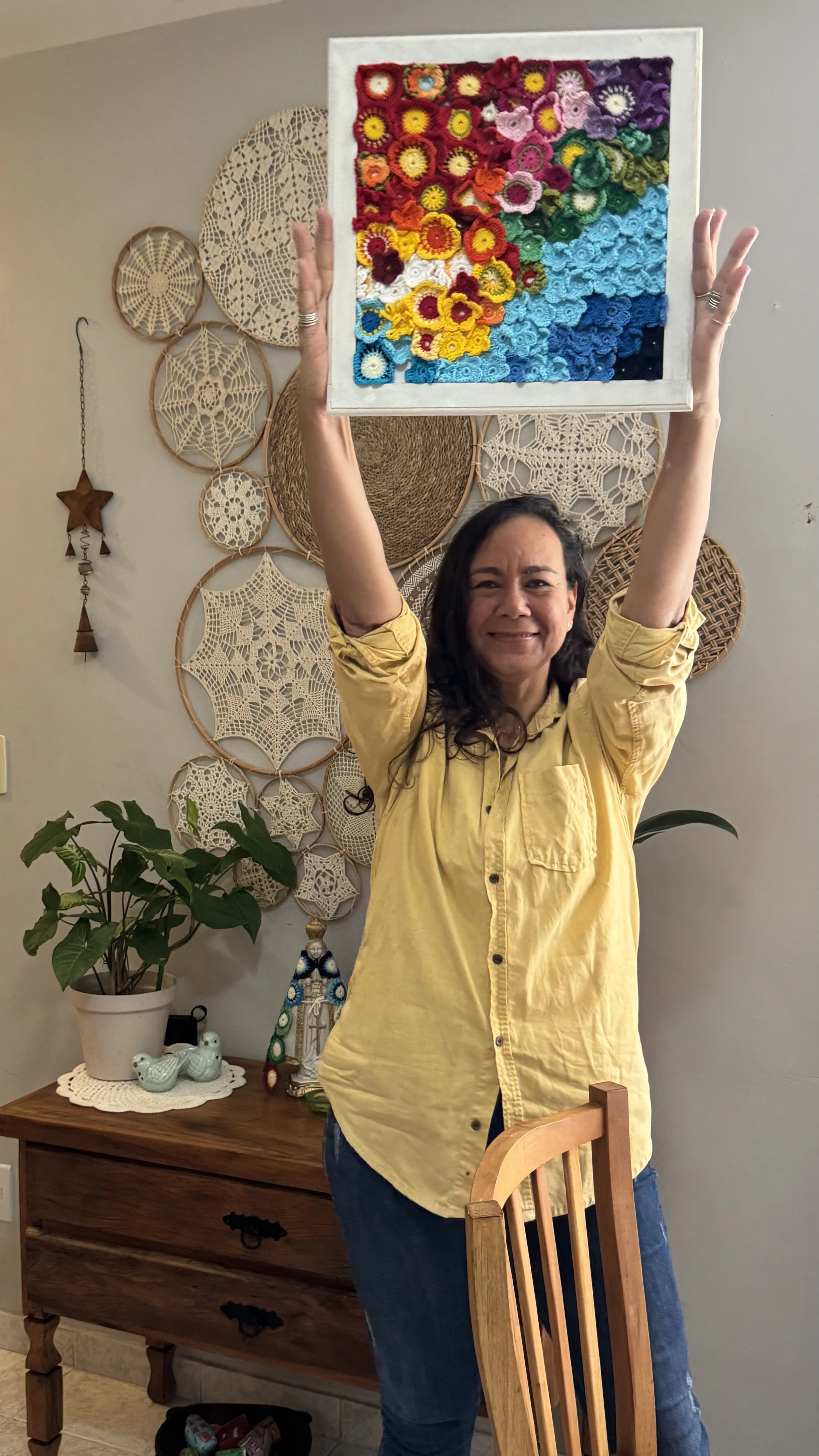 Quadro de flores em crochê 7 – Jardim em Moldura