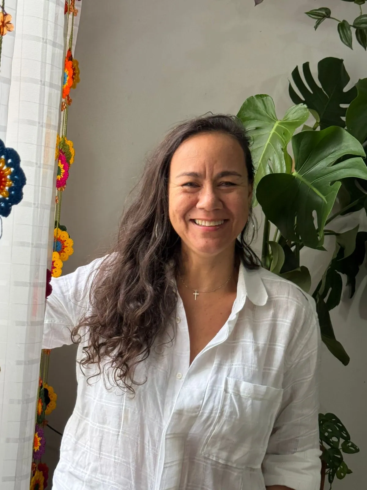 Foto da Dra. Sônia Cássia sorrindo