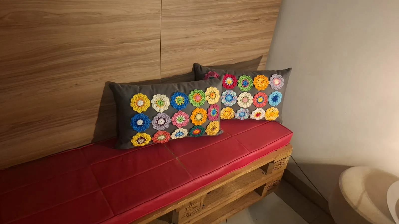 Peça de crochê feita por Lúcia, aluna do Jardim de Linhas